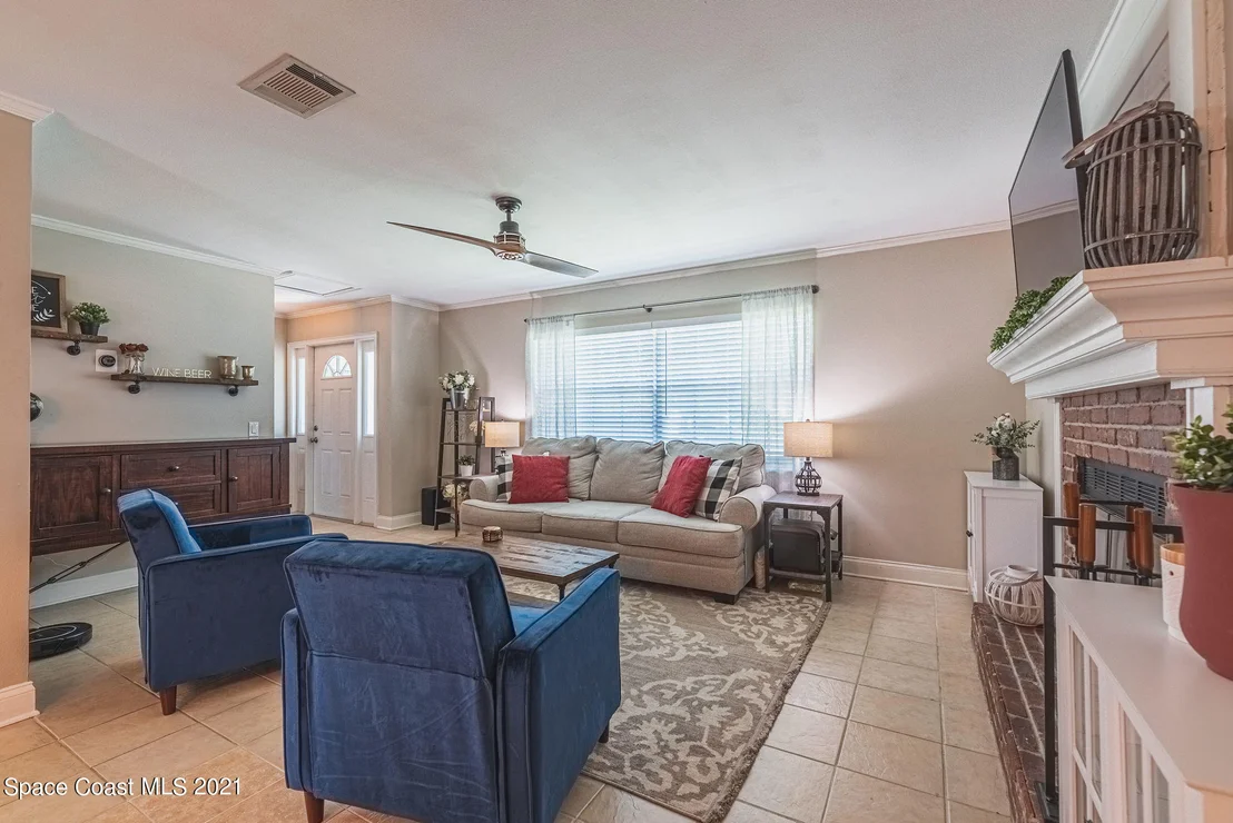 Photo of 818 Hanover Court