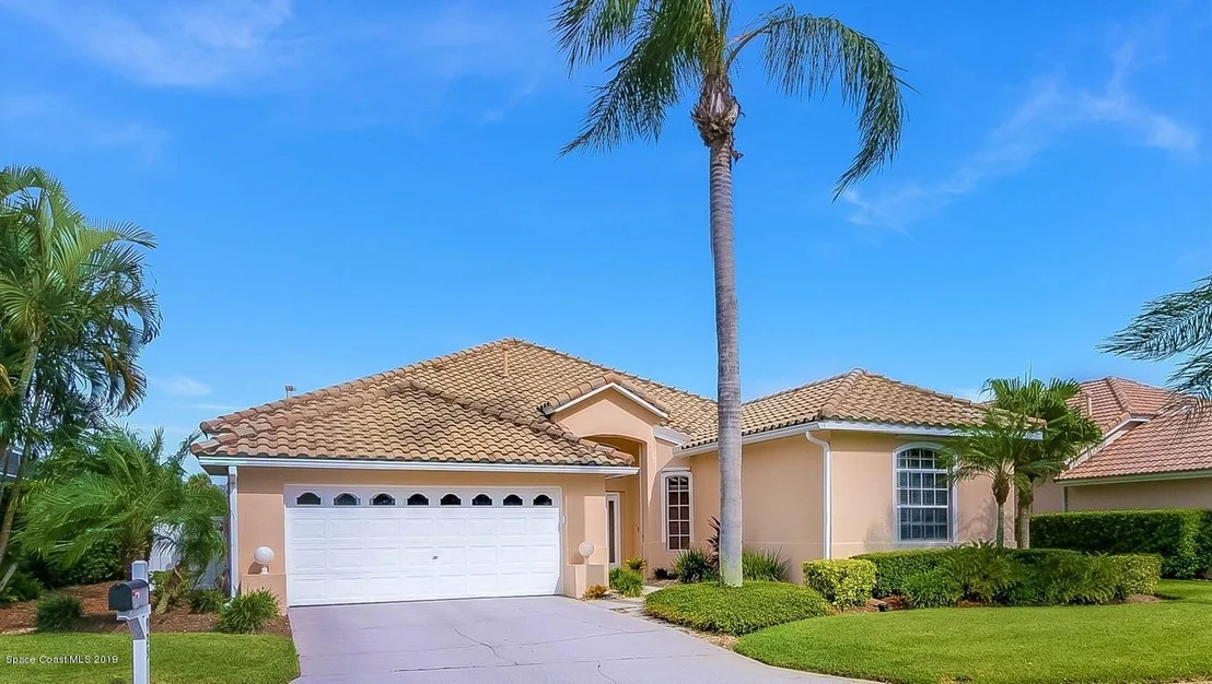 Photo of 925 Palm Brook Drive