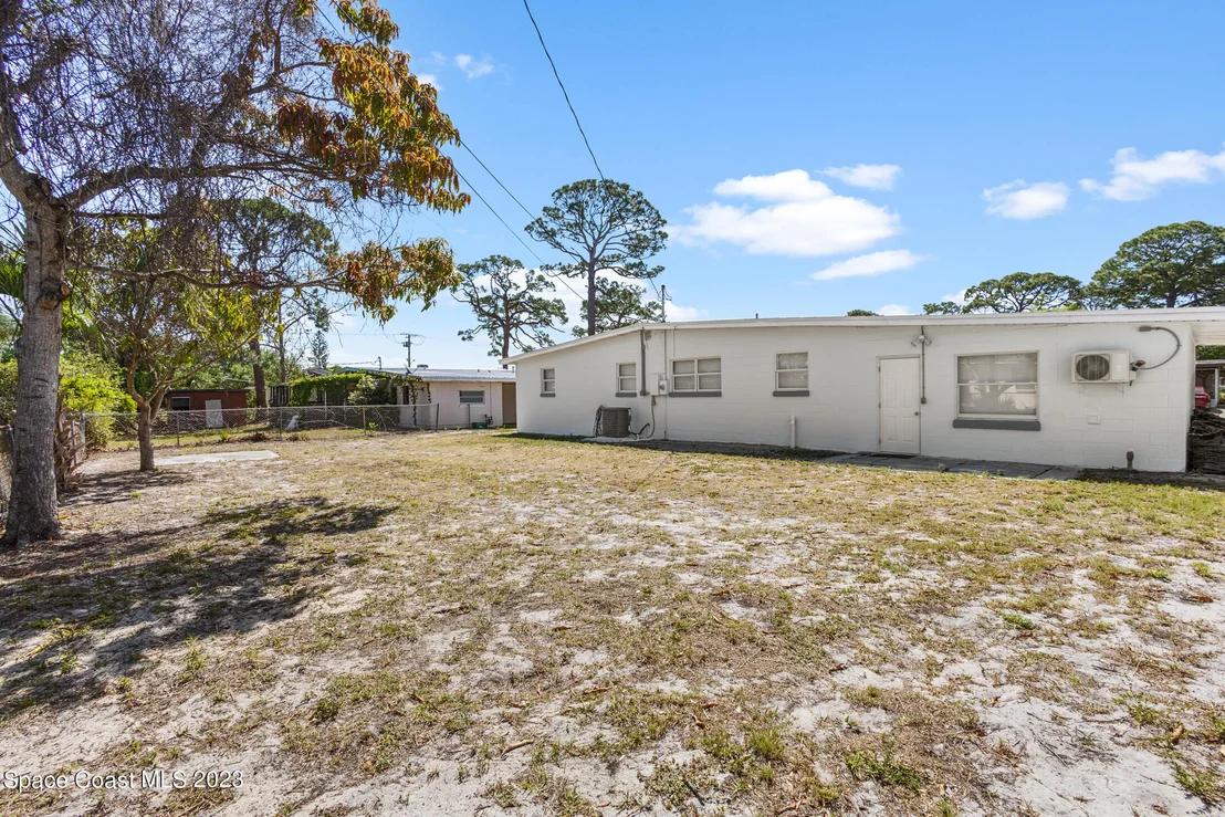 Photo of 1044 Myrtle Lane