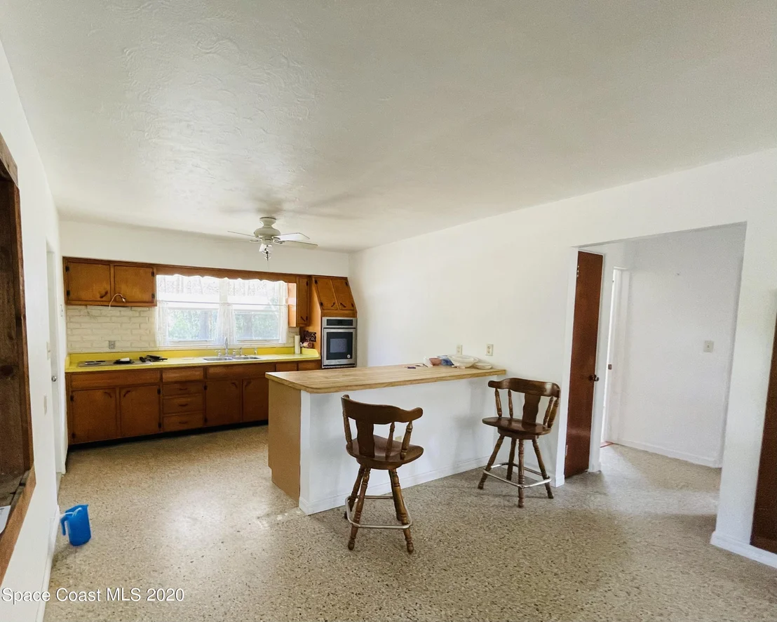 Photo of 2833 Pine Avenue