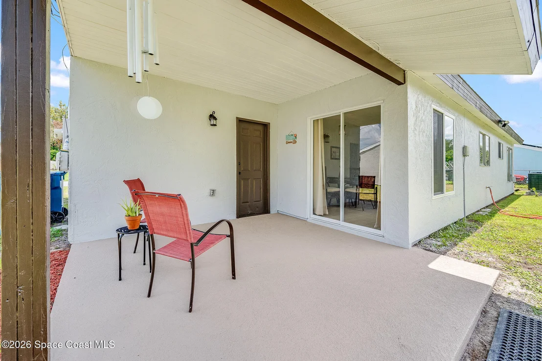 Photo of 730 Azure Avenue NE