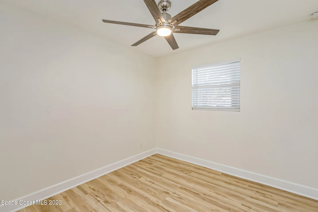 Photo of 842 Ixora Drive
