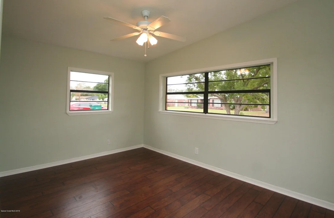 Photo of 1932 Mosswood Drive