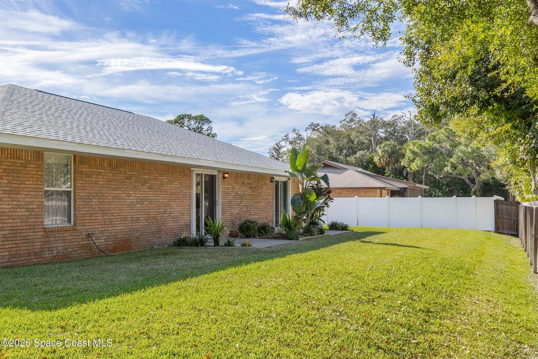 Photo of 2446 Oakcrest Lane