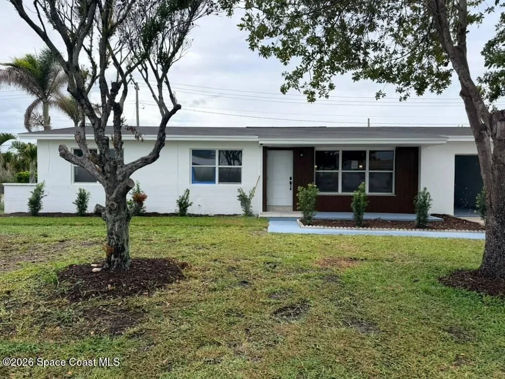 Photo of 205 Melaleuca Drive E
