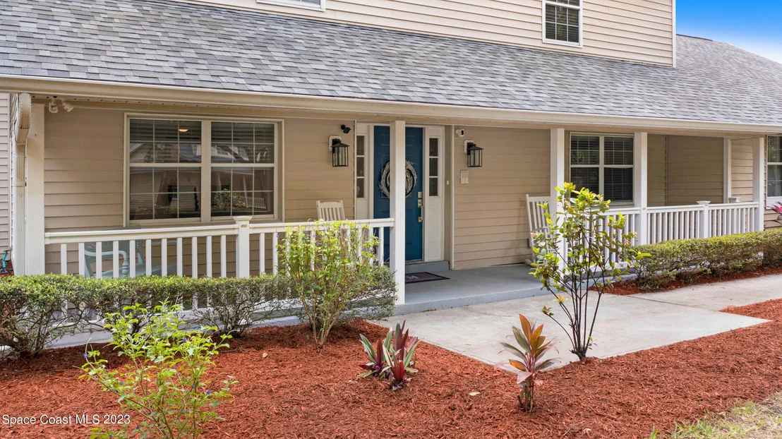 Photo of 2225 Royal Oaks Drive