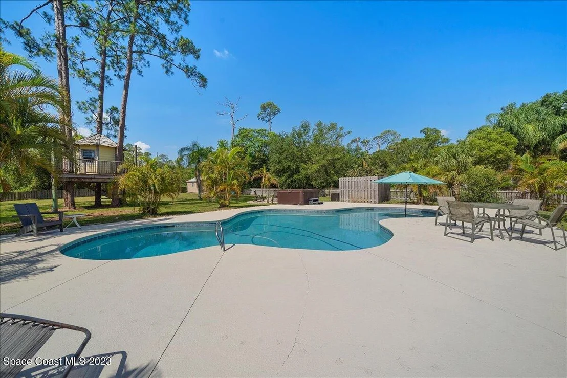 Photo of 8615 Sylvan Drive