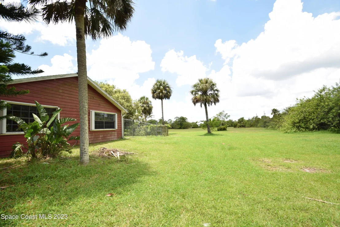 Photo of 2660 Weber Road