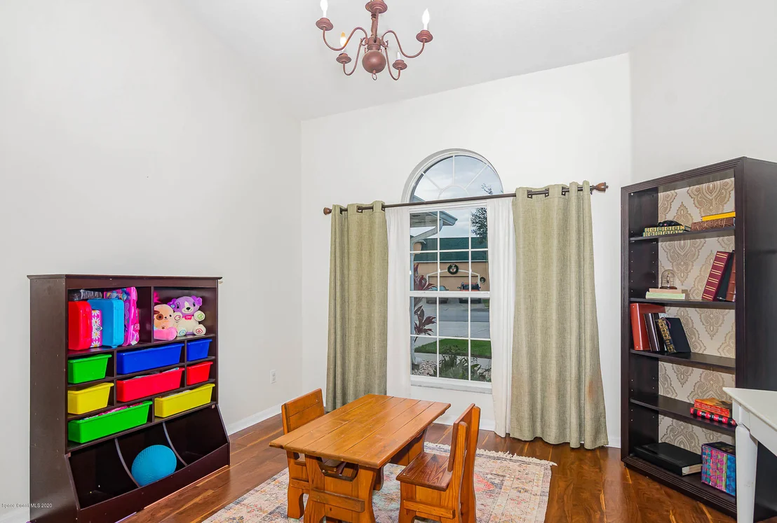 Photo of 1184 Meadow Lake Road