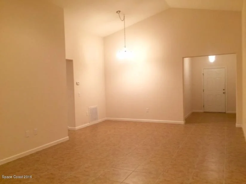 Photo of 1439 Corbett Lane