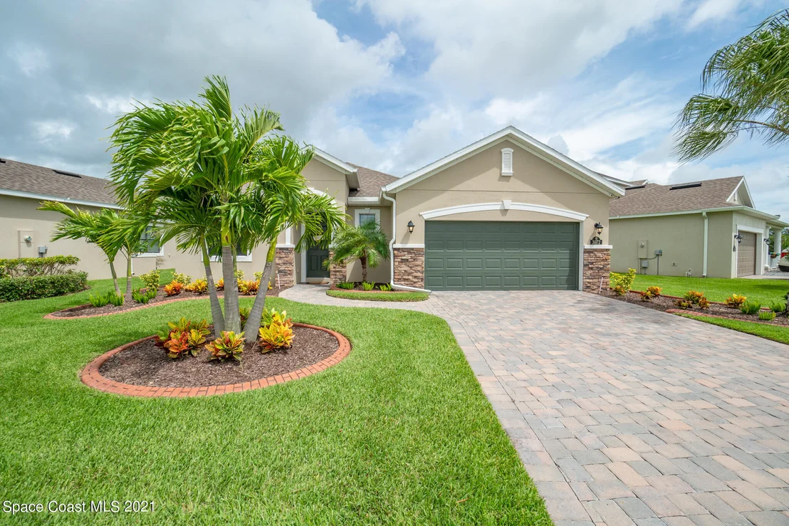 Photo of 3072 Casterton Drive