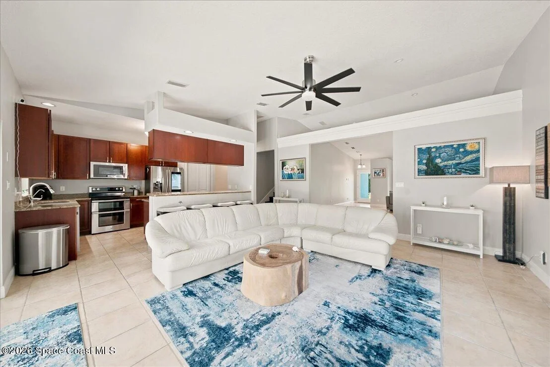 Photo of 195 River Drive