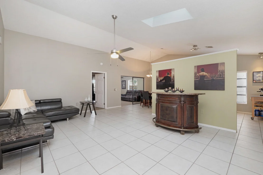 Photo of 1632 Clover Circle