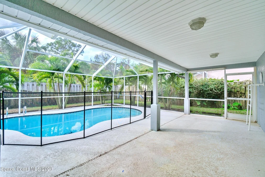 Photo of 921 Osprey Lane