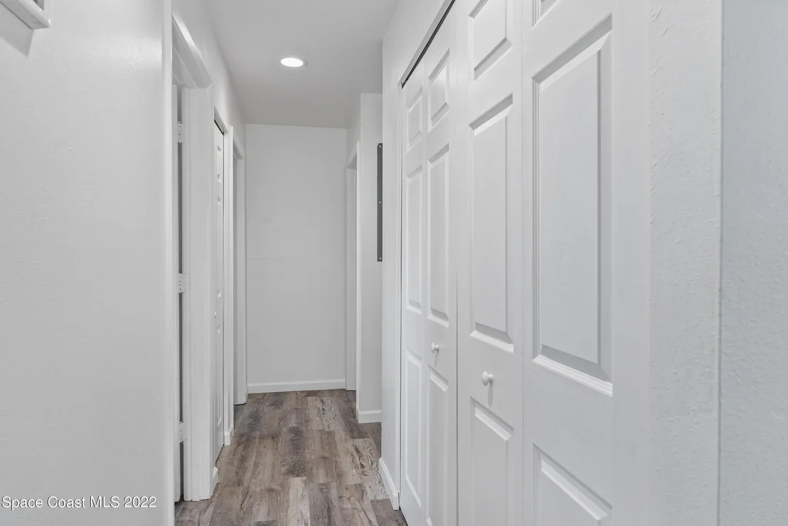 Photo of 1311 Mariposa Drive NE