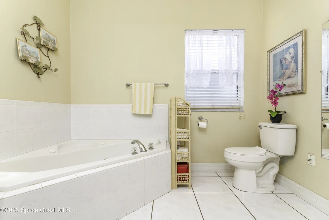 Photo of 386 Valencia Road