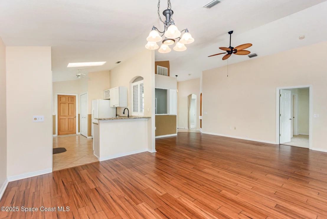 Photo of 2597 Addington Circle