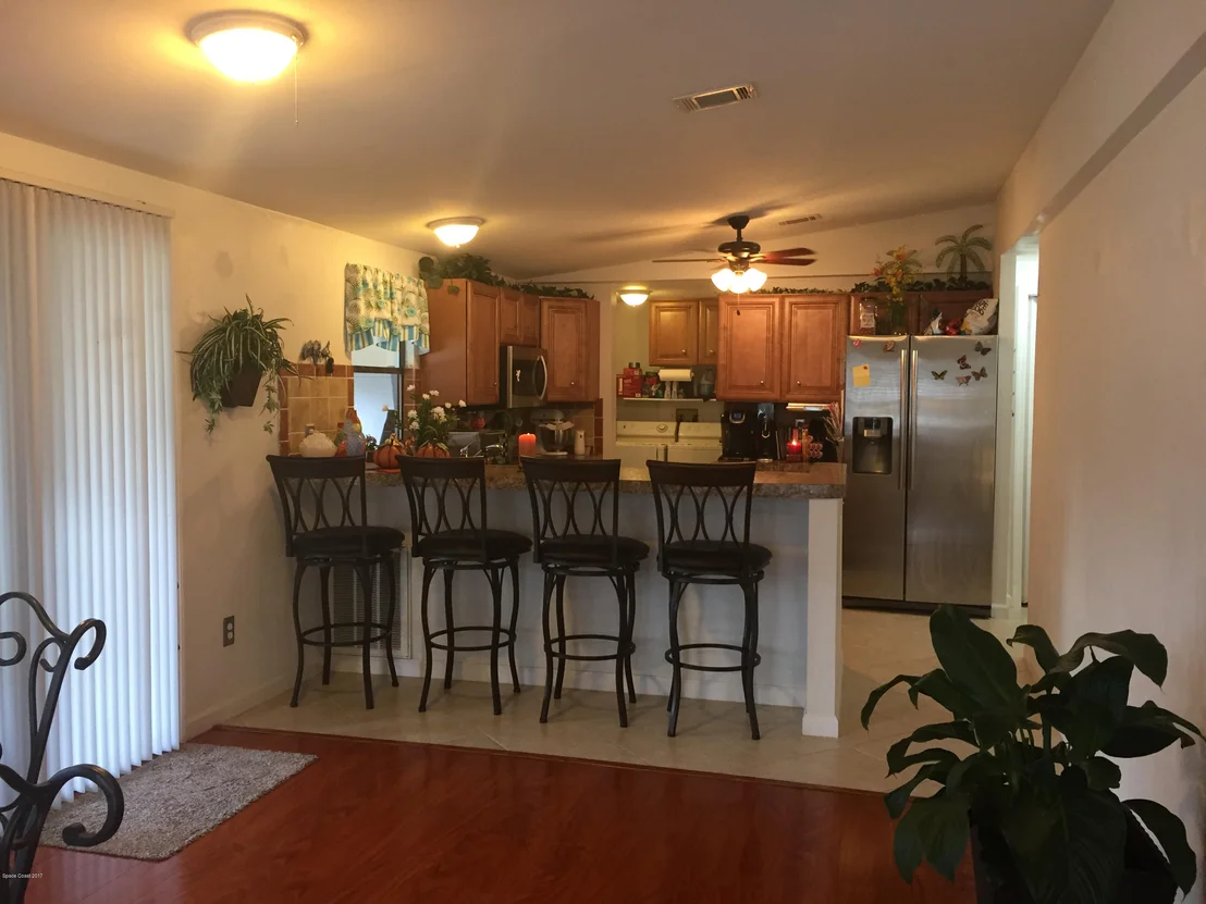 Photo of 2448 Coconut Palm Drive NE