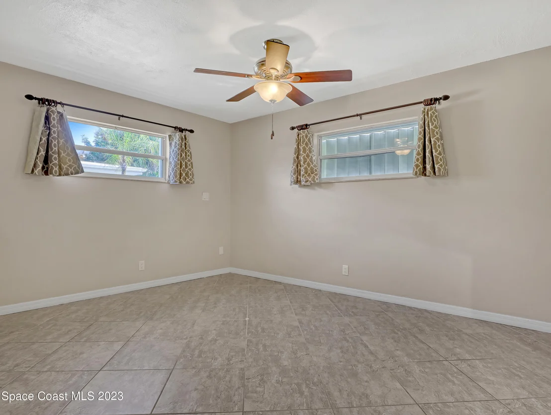 Photo of 355 Grant Avenue