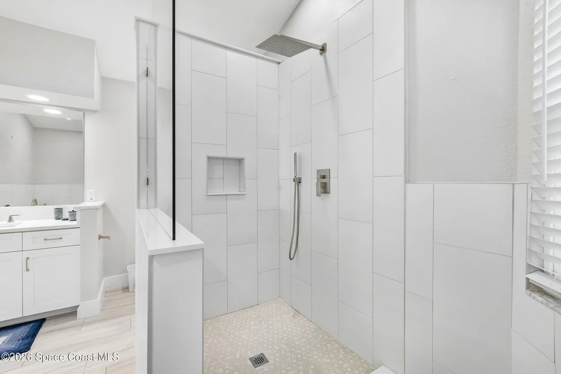 Photo of 6765 Angeles Road