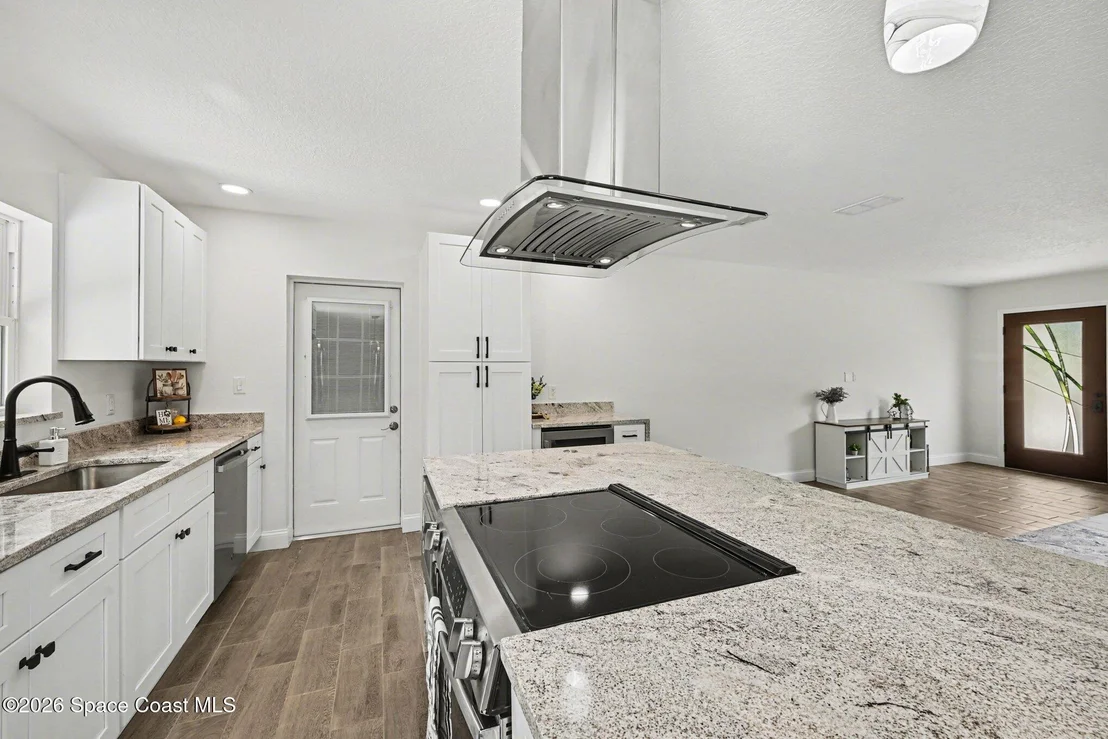Photo of 2678 Pine Avenue