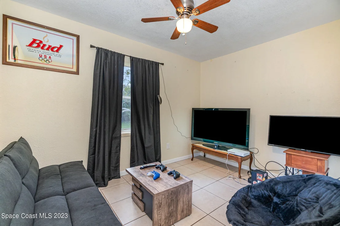 Photo of 826 Wisteria Drive