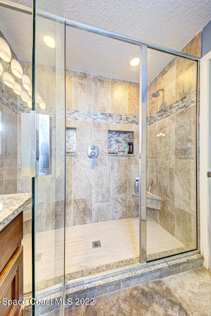 Photo of 4185 Milwaukee Avenue