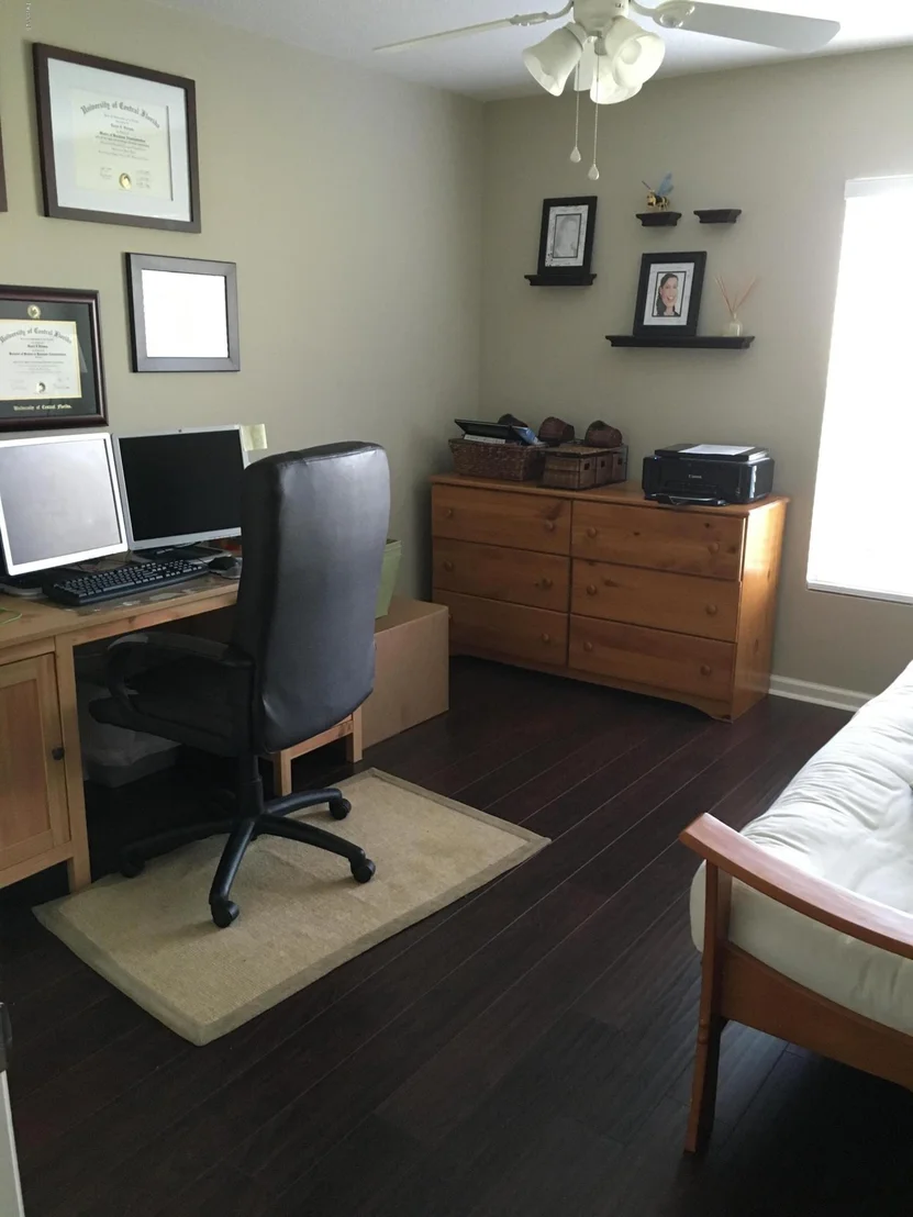 Photo of 325 SE Abernathy Circle