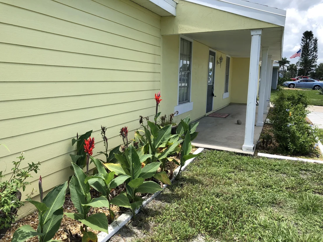 Photo of 949 Beach Lane