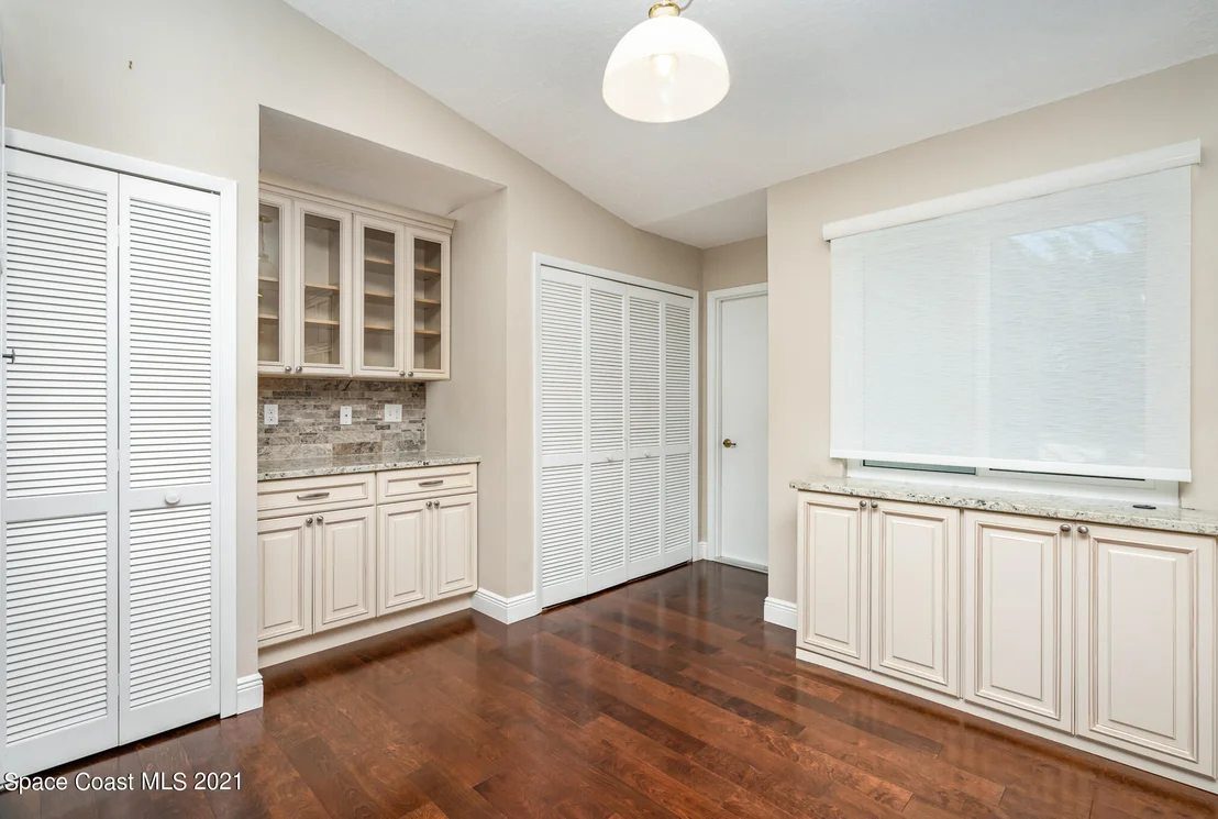 Photo of 1129 Continental Avenue