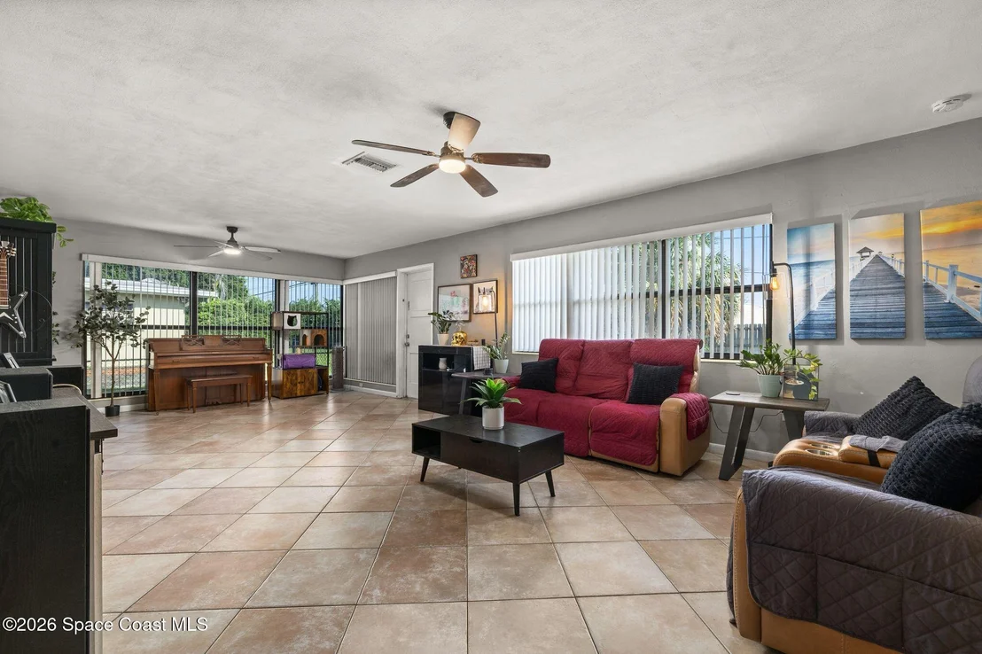 Photo of 932 Glenmore Circle