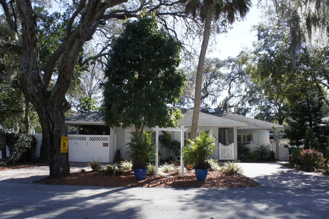 Photo of 555 Old Oak Street