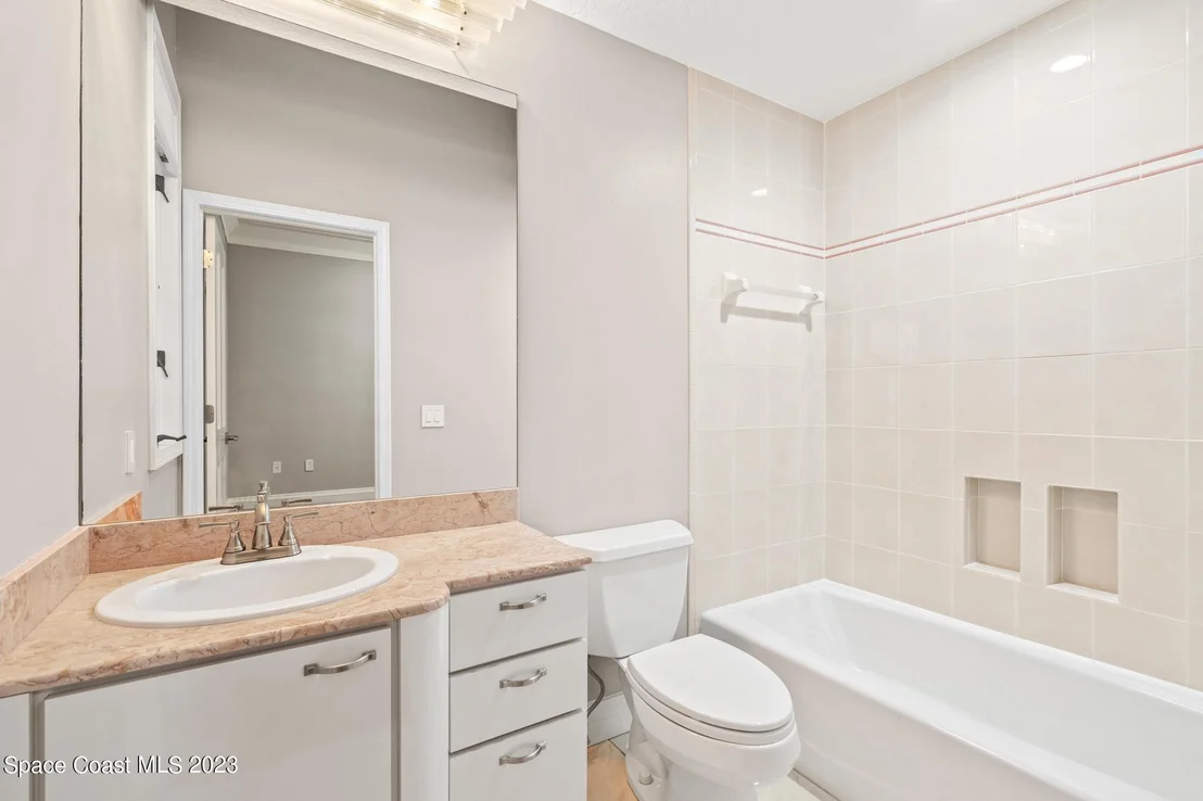 Photo of 1421 Rockledge Drive