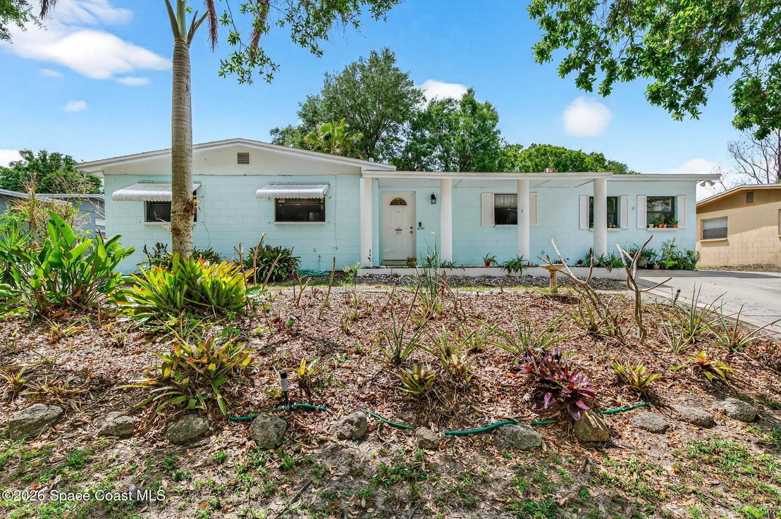 Photo of 2737 Cherbourg Road