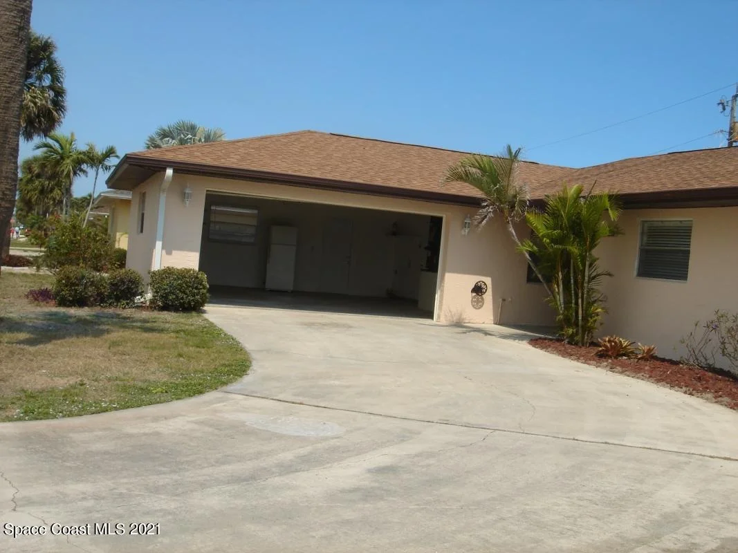 Photo of 725 Palm Drive