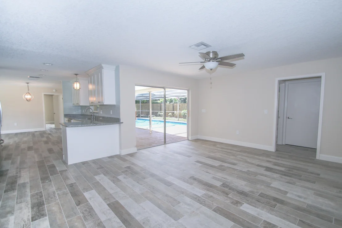 Photo of 465 Seabreeze Drive
