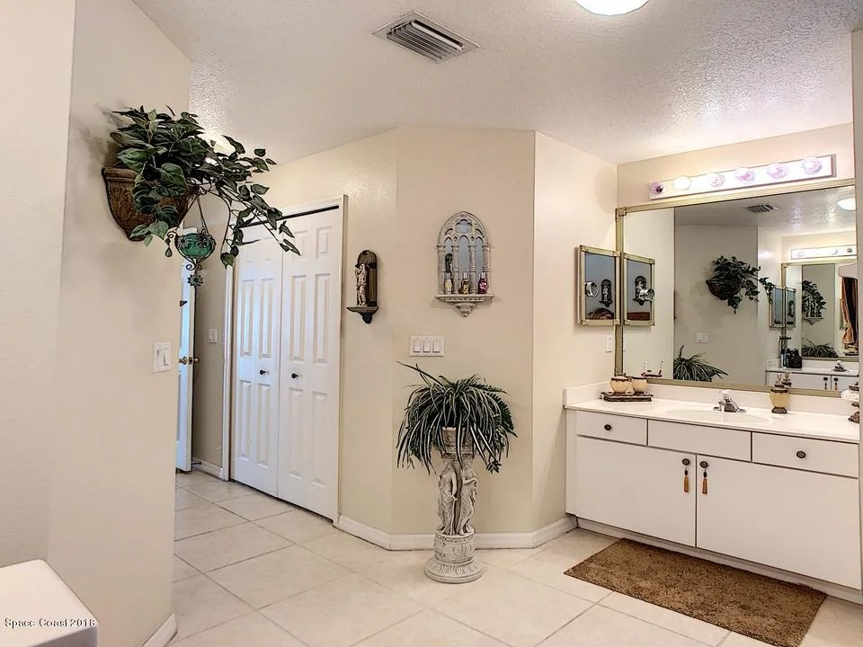 Photo of 2010 Stratford Pointe Drive
