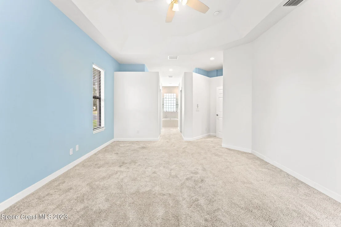 Photo of 423 Flanders Drive