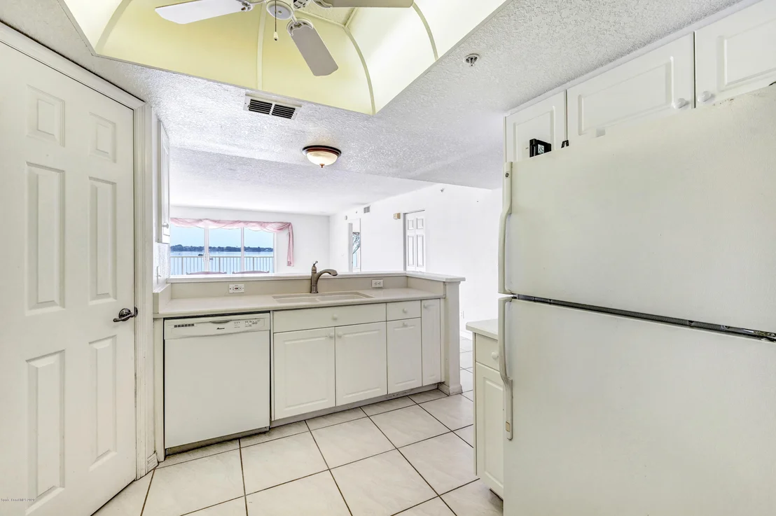 Photo of Unit 304 at 102 Riverside Drive