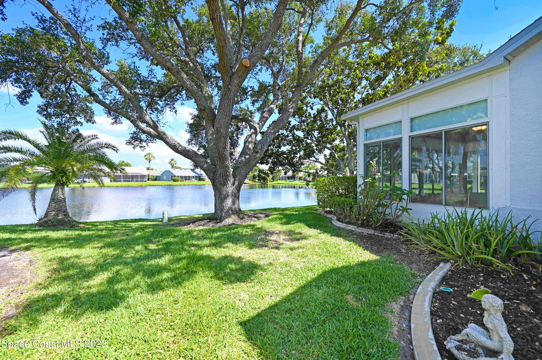 Photo of 954 Somerset Lane