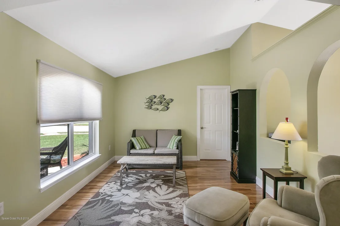 Photo of 2423 Mountain View Avenue