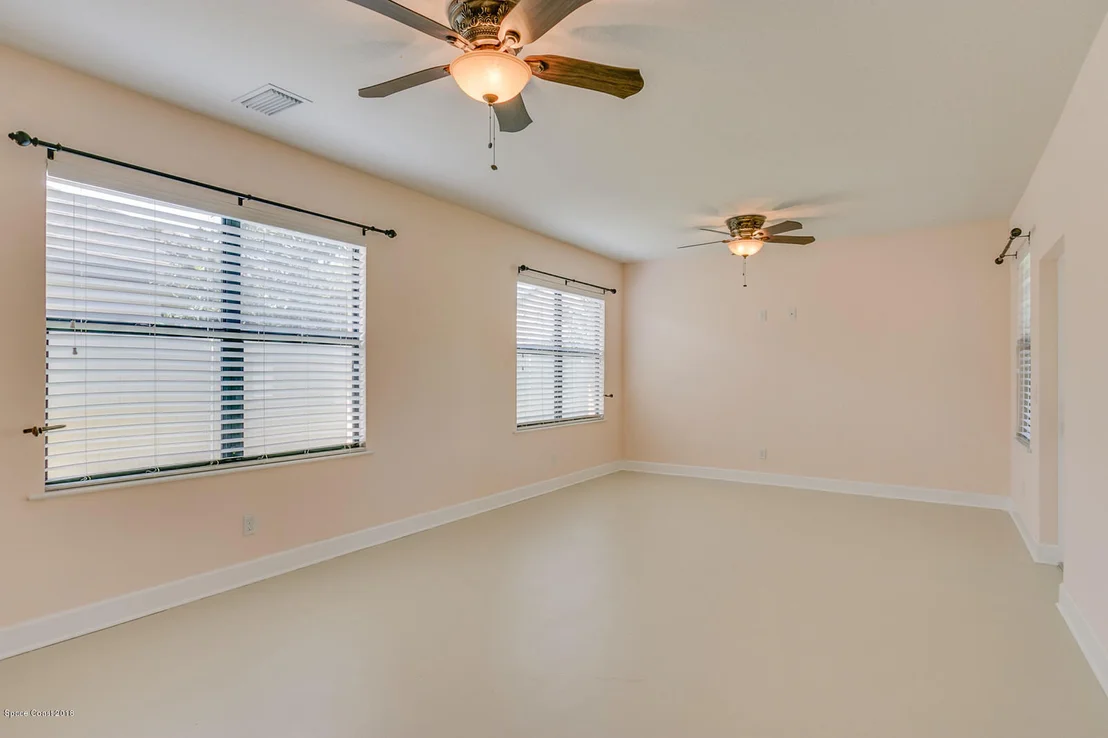 Photo of 1262 United Drive