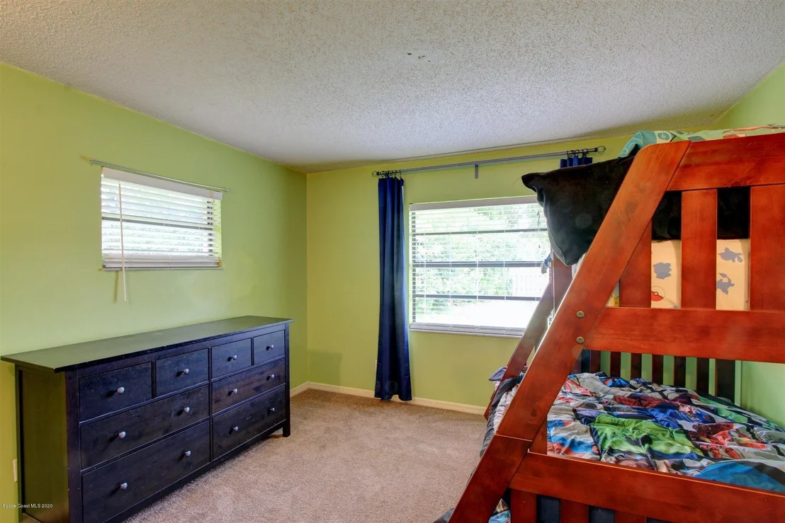 Photo of 881 Sunnybrook Lane