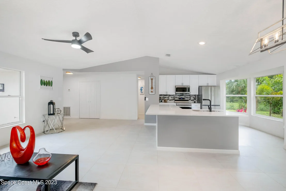 Photo of 1091 Pace Drive NW