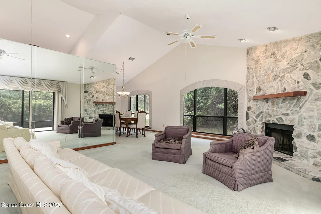 Photo of 2590 Coral Way