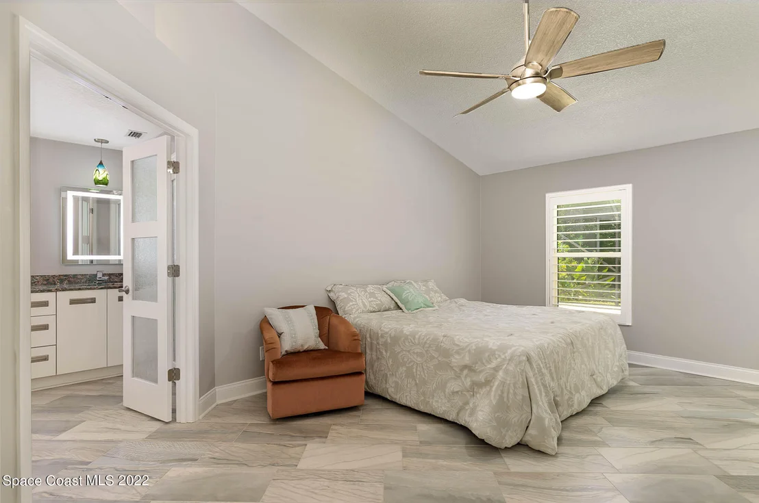 Photo of 6573 Sheridan Road