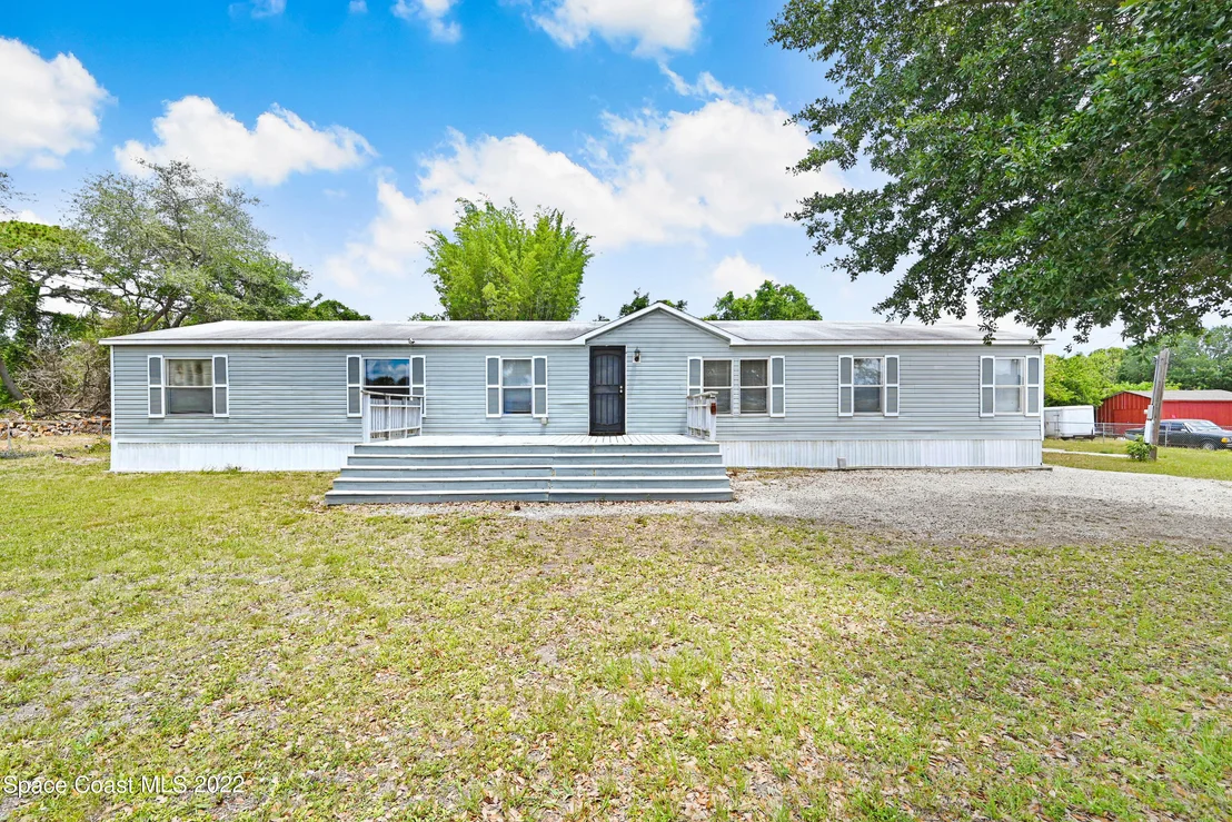 Photo of 560 Camp Road