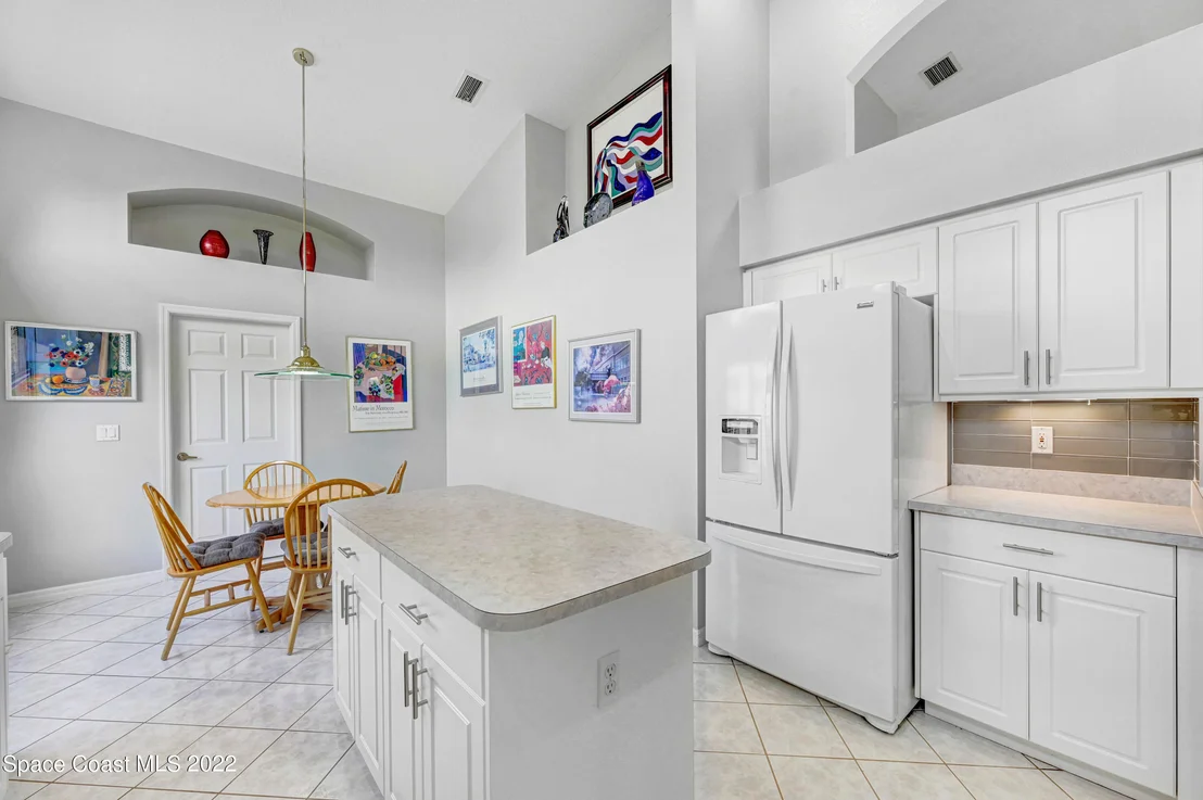 Photo of 348 Renaissance Avenue