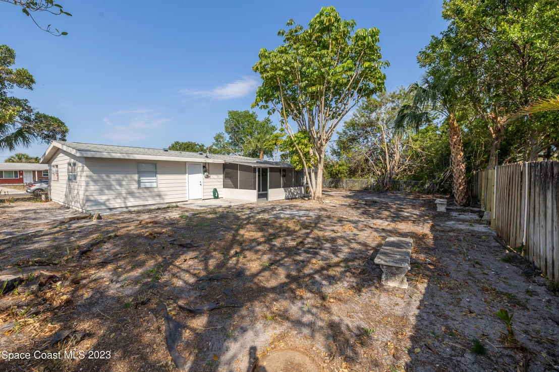 Photo of 955 Vangi Lane NE