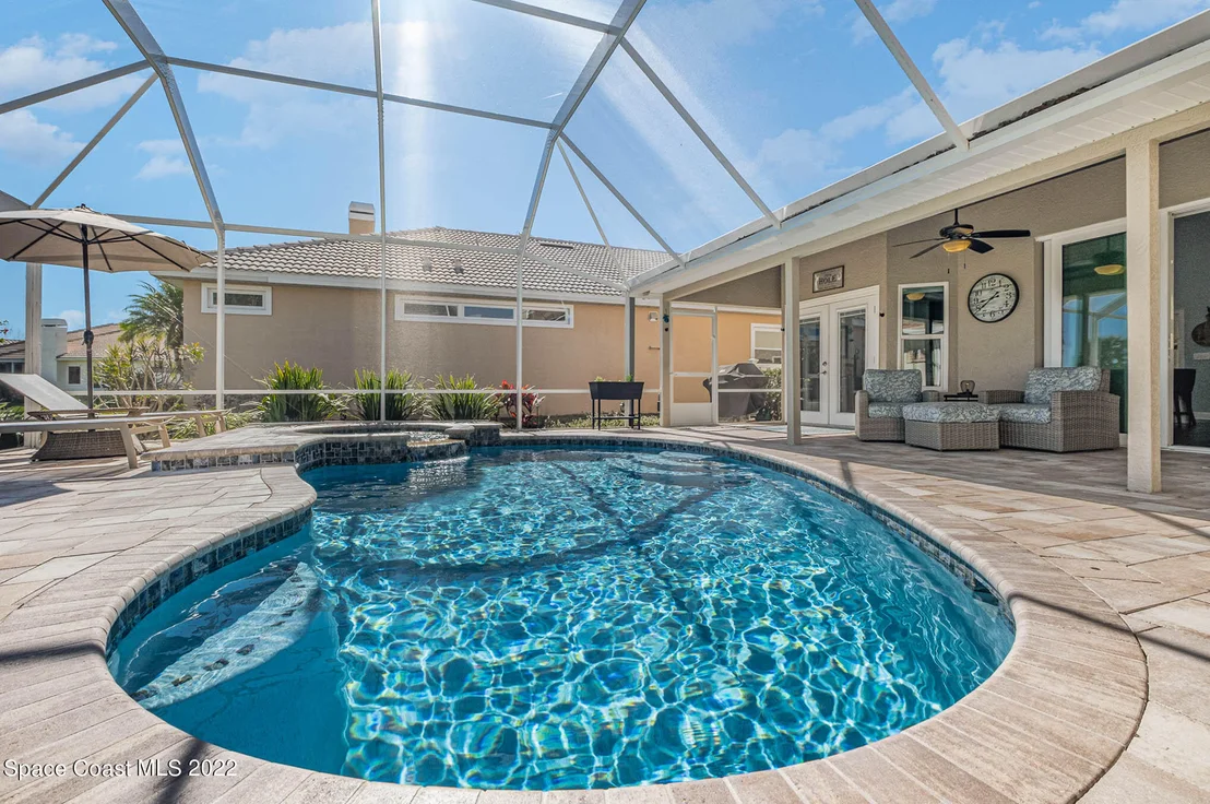 Photo of 914 Palm Brook Drive